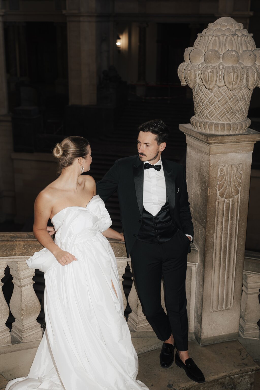a cool bride with her groom on her wedding day in berlin.