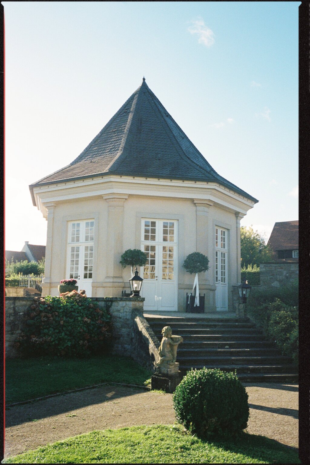 Schloss Münchhausen captured on film.